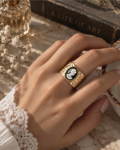 Gehämmerter Vintage Ring, Breiter Goldring Damen, Statement Ring, Kamee Ring Gold, Viktorianischer Stil, Besondere Geschenke für Sie